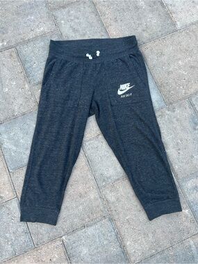 Nike Gym Vintage women's cropped jogger sweatpants Small